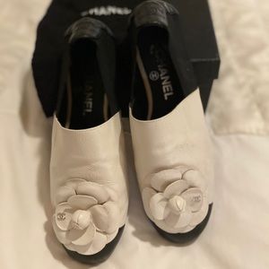 Chanel black and white flats